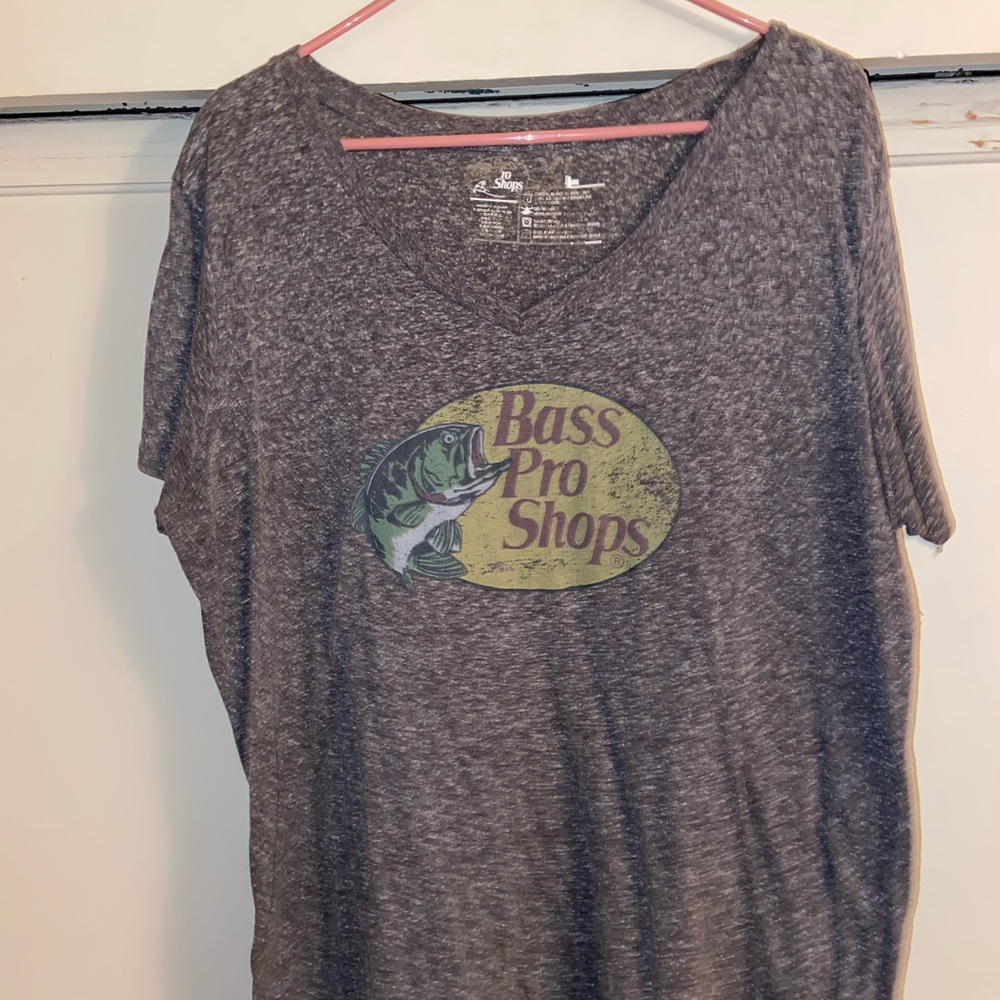 Woman’s Bass Pro tshirt XL